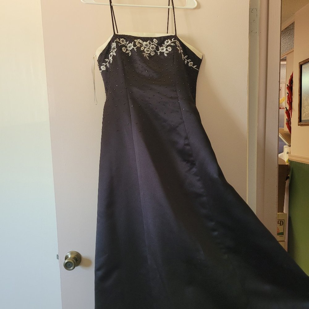 Black/white prom dress with lace up back